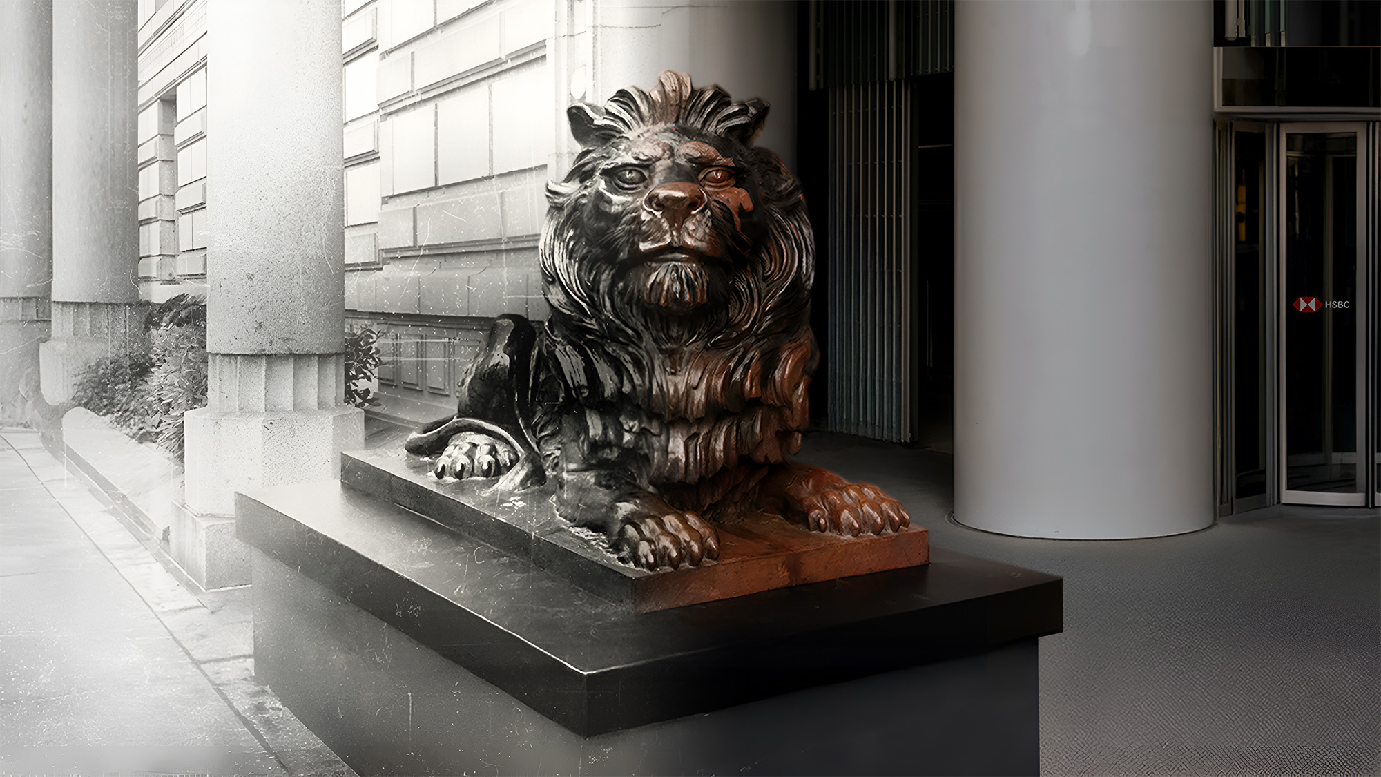 HSBC Premier Debit Card and Selfridges Gift Card with Current Account Switch Guarantee Logo